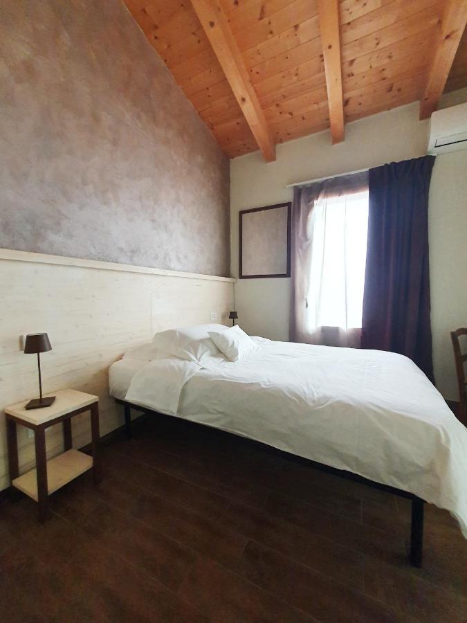Osteria E Locanda Del Viaggiatore Russi Ngoại thất bức ảnh