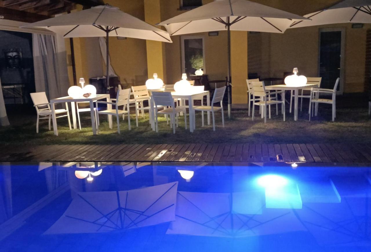 Osteria E Locanda Del Viaggiatore Russi Ngoại thất bức ảnh