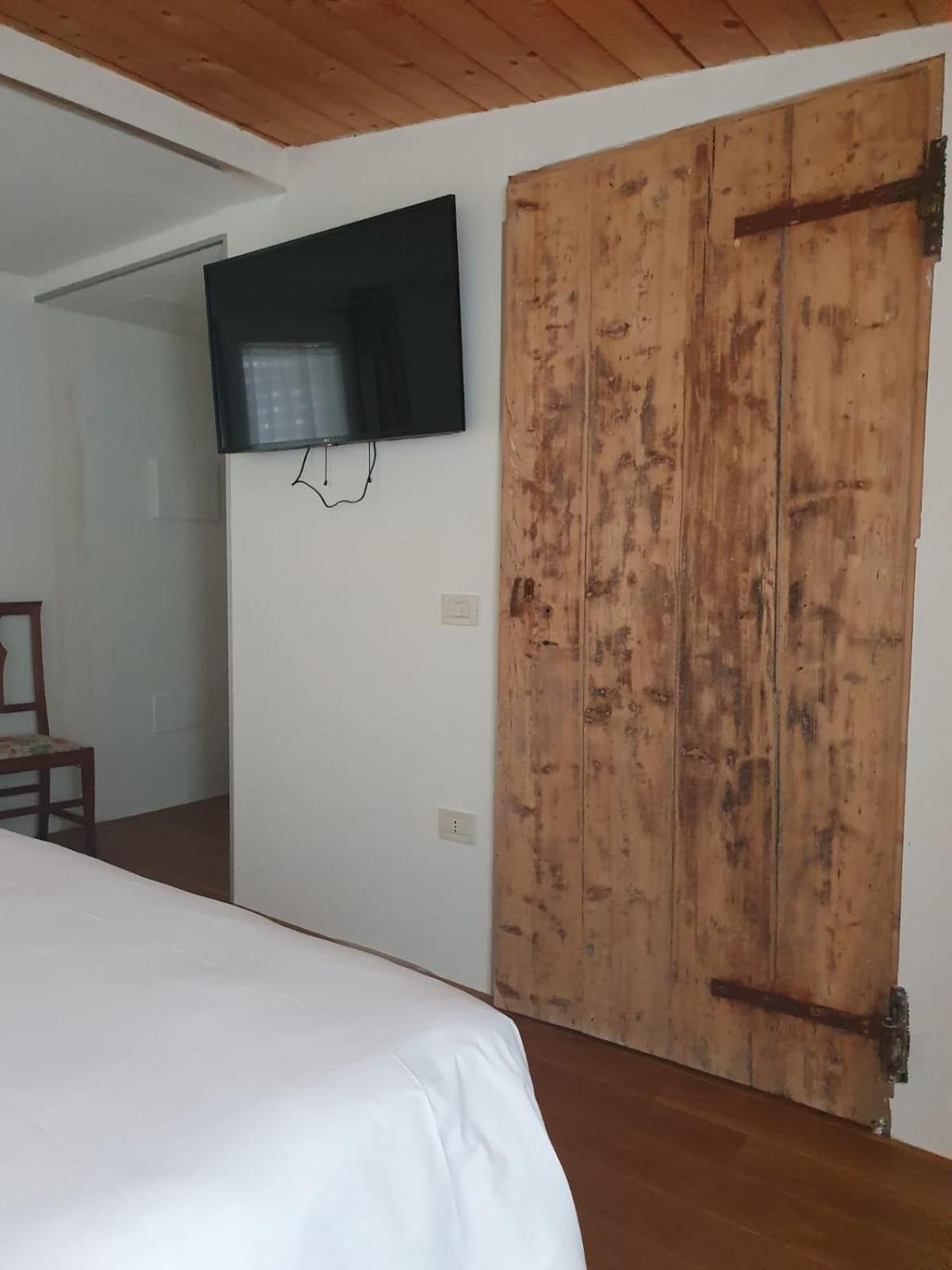 Osteria E Locanda Del Viaggiatore Russi Ngoại thất bức ảnh