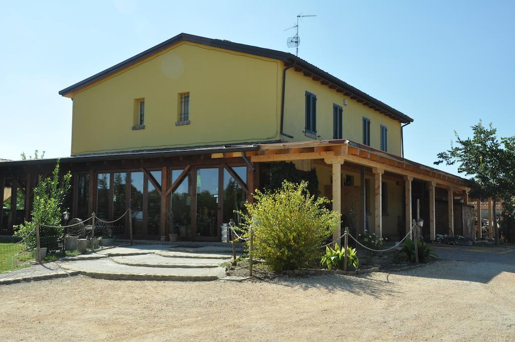 Osteria E Locanda Del Viaggiatore Russi Ngoại thất bức ảnh